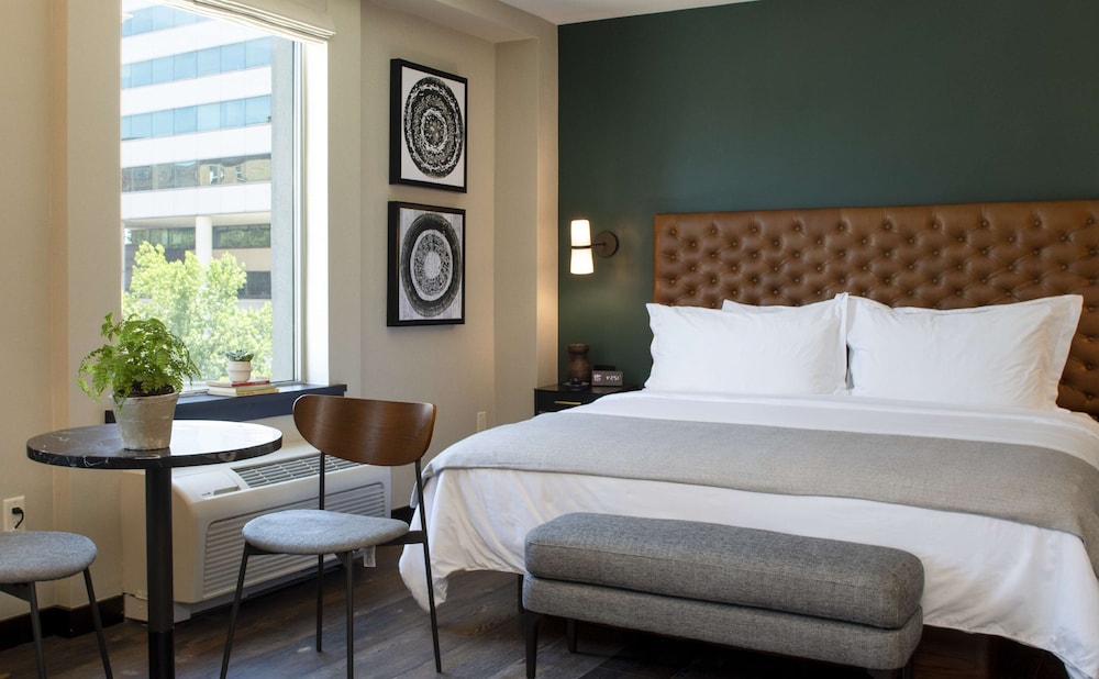 The Lloyd Stamford Tapestry Collection by Hilton - photo 8