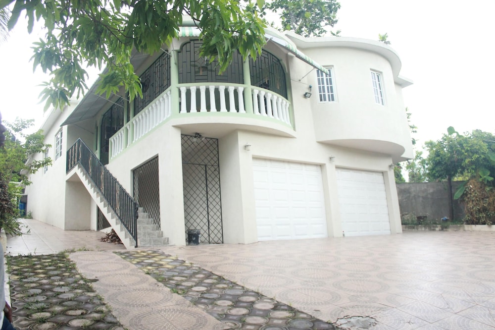 Sun Valley Retreat in Montego Bay in Montego Bay, Jamaica