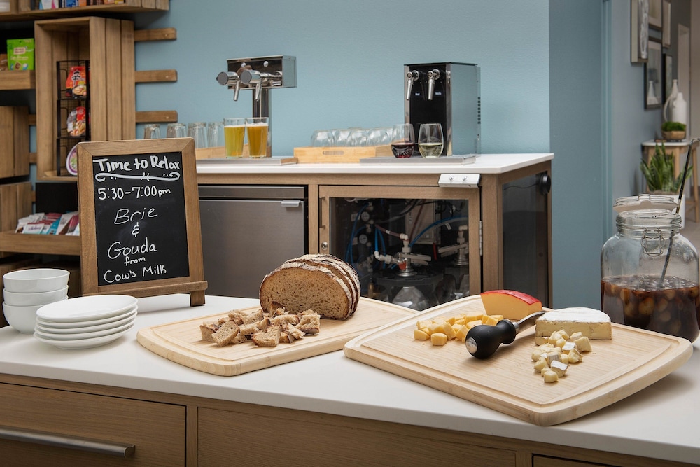 Element Portland Beaverton - photo 5