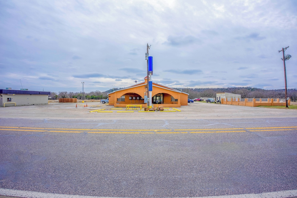 Executive Inn Mineral Wells - photo 44