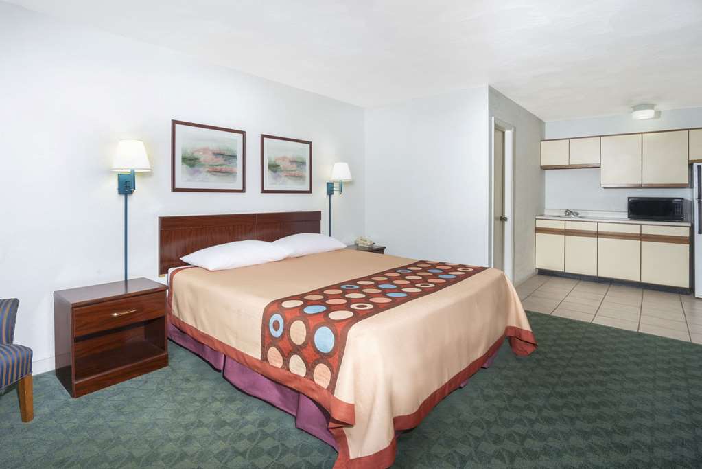 Super 8 by Wyndham Taylorville IL - photo 16