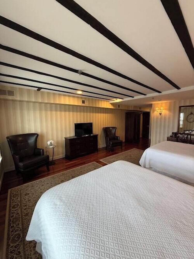 Penn's View Hotel - photo 39