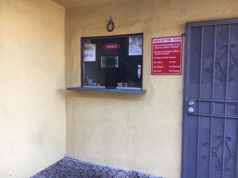 Satellite Motel - photo 34