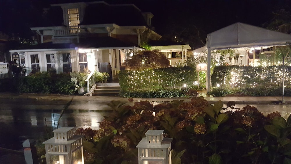 The Oak Bluffs Inn - photo 40