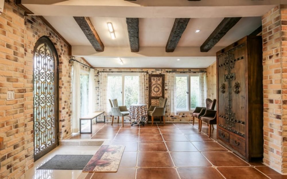Gangheung Pine Hill Pension — 4-Star Luxury Hotel in Gangneung, South Korea
