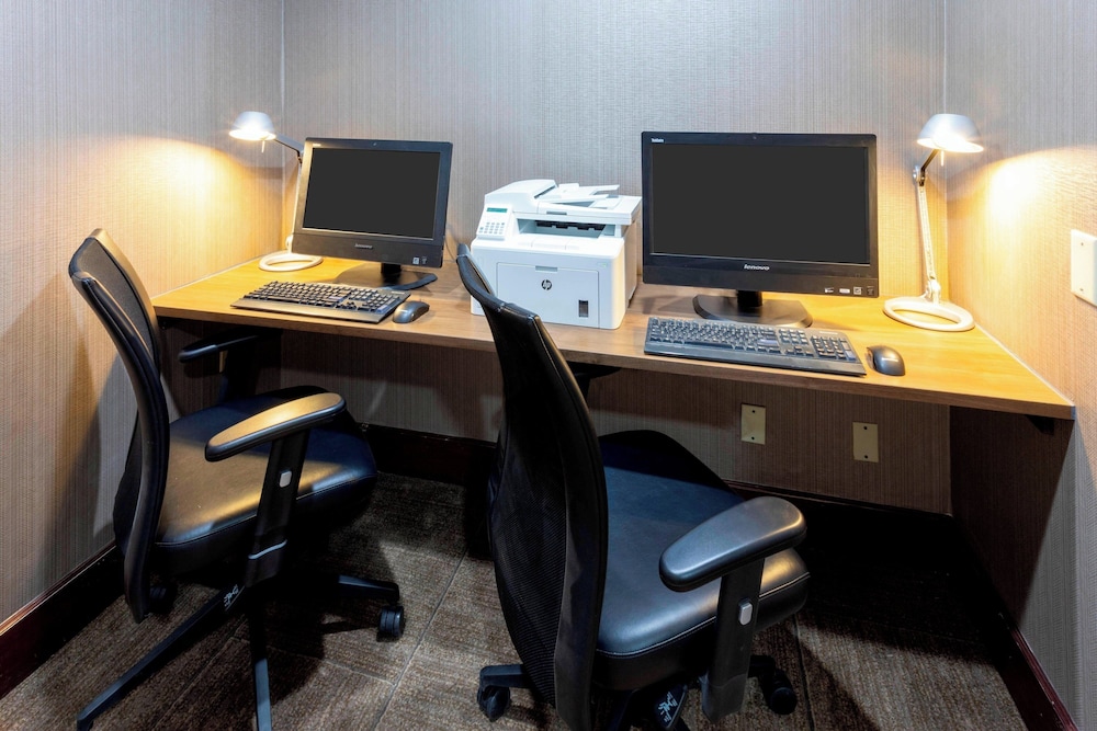 SpringHill Suites by Marriott Rochester Mayo Clinic St Marys - photo 31