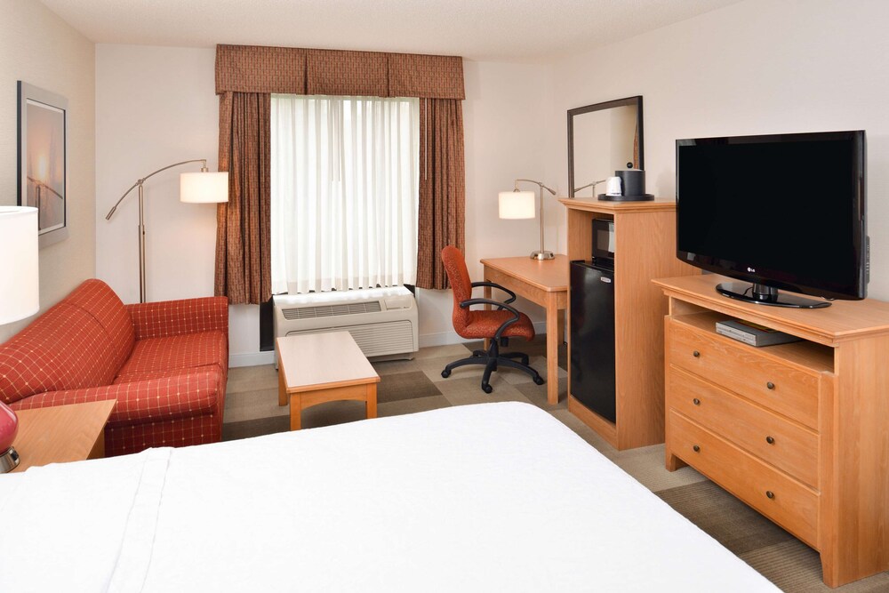 Hampton Inn Cortland - photo 23