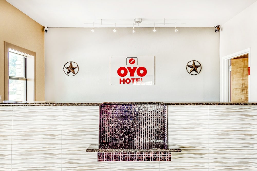 OYO Hotel Yoakum West - photo 5
