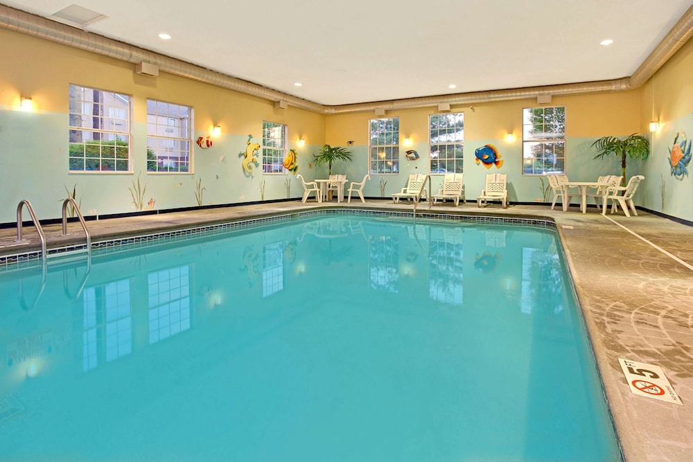Hawthorn Extended Stay by Wyndham Cincinnati Sharonville - photo 11