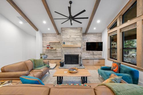 New Spring Mtn Paradise Pet friendly single level w hot tub and clubhouse access in Mccall, United States