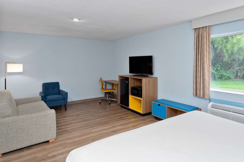 Days Inn & Suites by Wyndham Siler City - photo 19