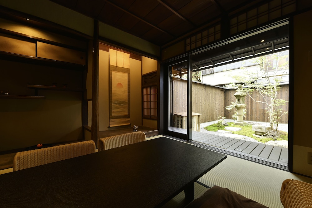 Kuraya Jurakudai — 5-Star Luxury Hotel in Kyoto, Japan