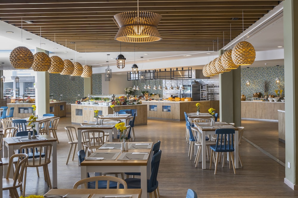 מזון ומשקאות