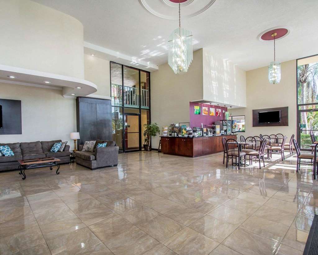 Quality Inn & Suites at Tropicana Field - photo 8