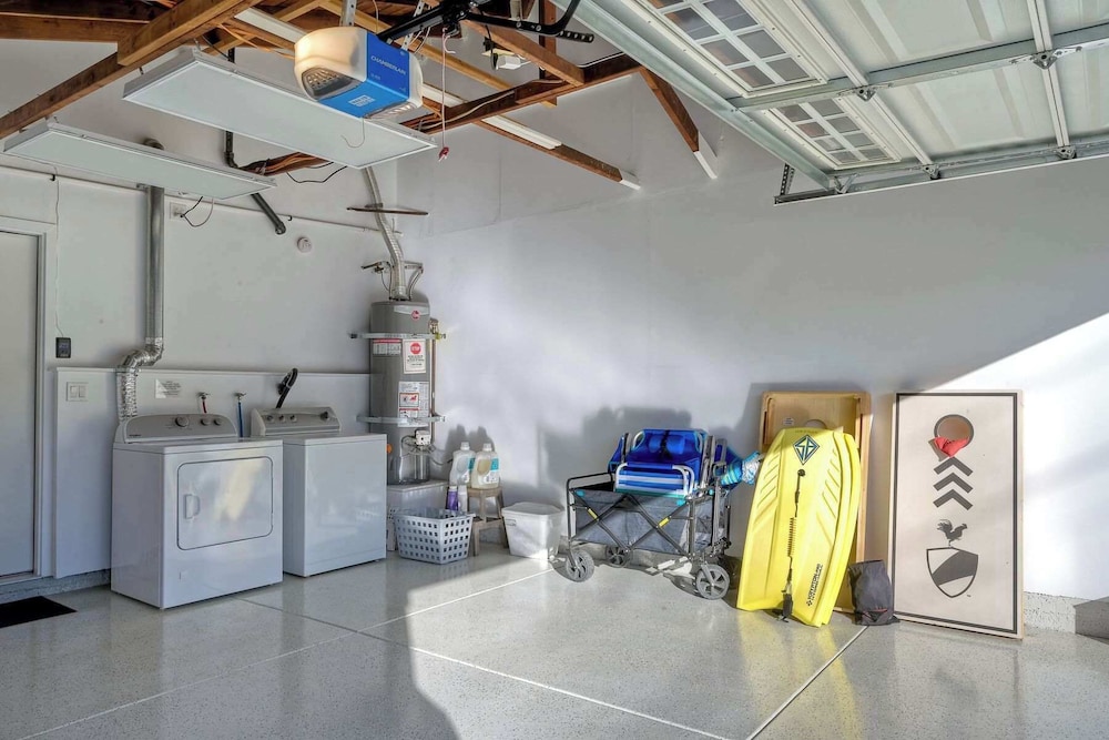 Immaculate 3 BDR in Oceanside Private Pool & Spa - photo 23