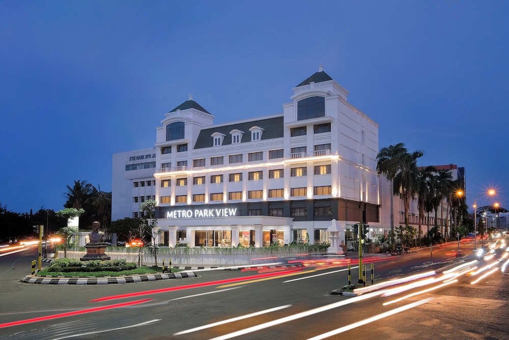 Metro Park View Hotel Kota Lama Semarang — 4-Star Luxury Hotel in Semarang, Indonesia