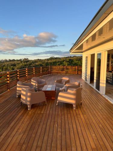 Puunui Lodge — 4-Star Luxury Hotel in Vairao, French Polynesia