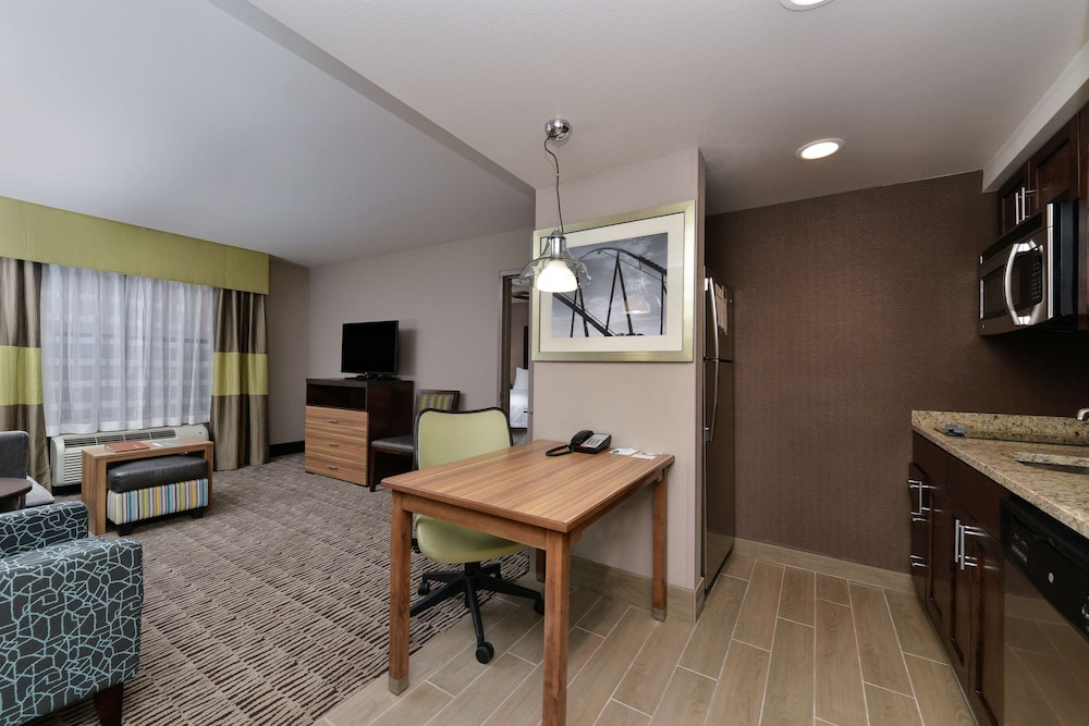 Homewood Suites By Hilton Cincinnati Mason - photo 11