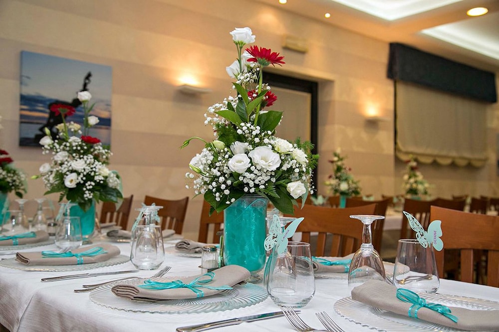 Hotel Lo Squalo in Grottammare, Italy