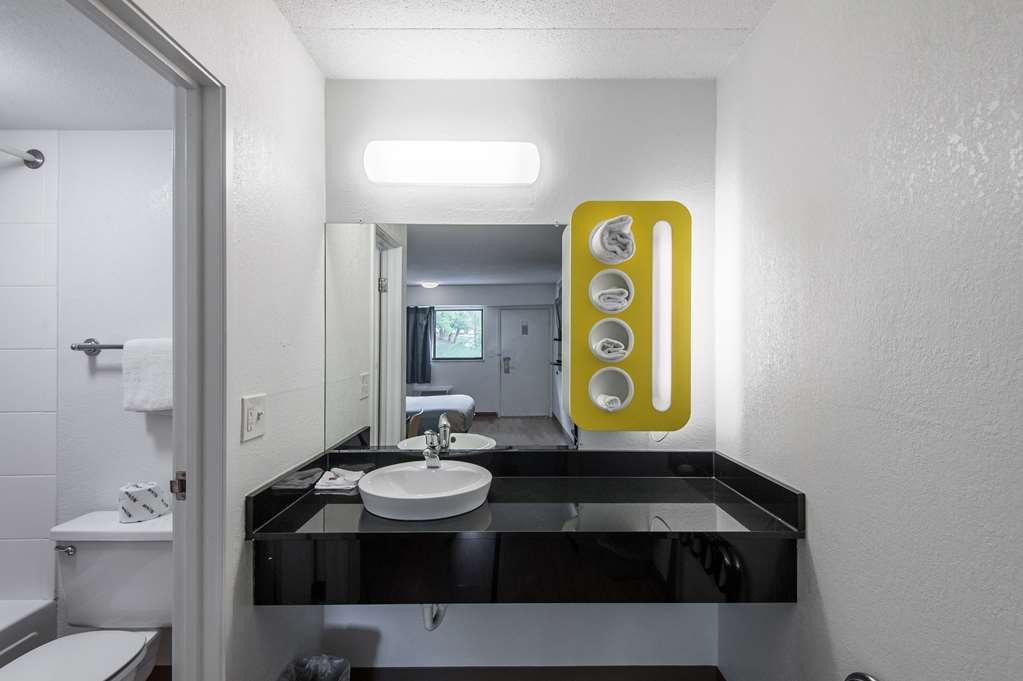 Motel 6 Overland Park KS - photo 17