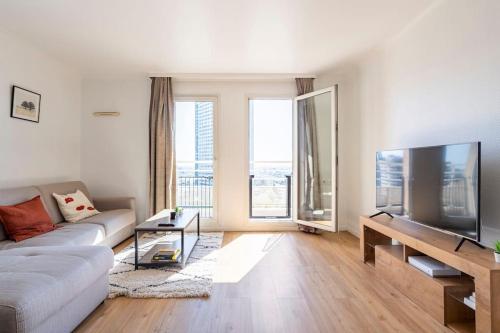 Paris la Defense Lumineux Et Cosy in Courbevoie, France