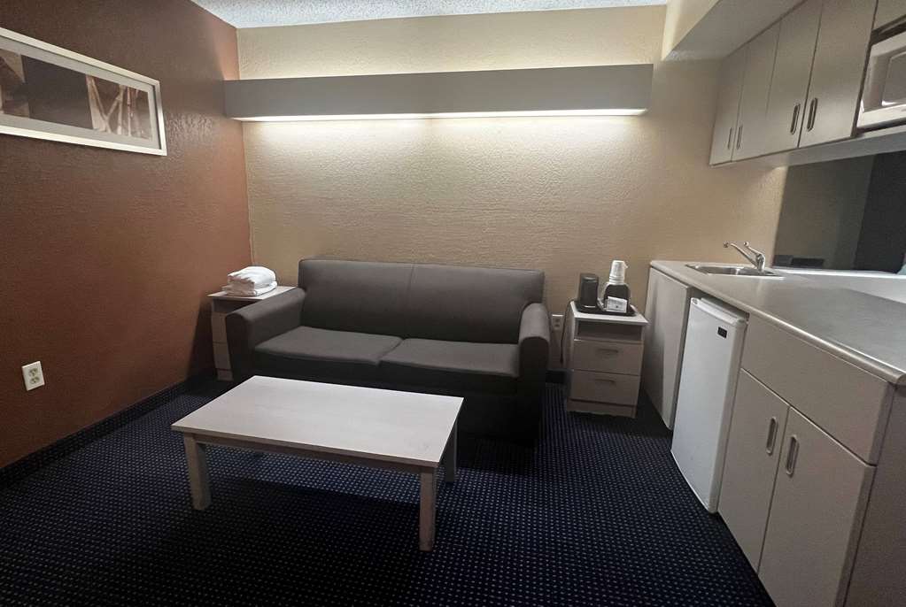 Microtel Inn & Suites by Wyndham Houston - photo 9