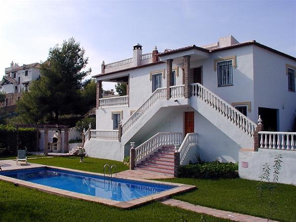 Villas Axarquia — 4-Star Luxury Hotel in Nerja, Spain