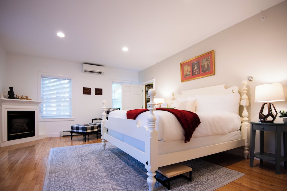 Sand Bar Cottage Inn - photo 33