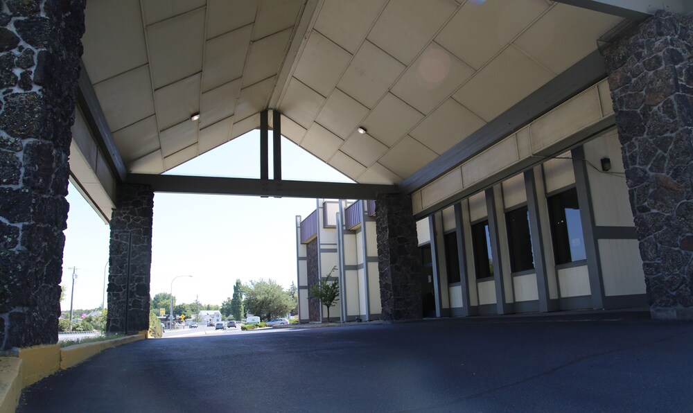 Idaho Inn - photo 22