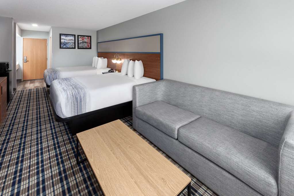 Super 8 by Wyndham Eagle River - photo 19