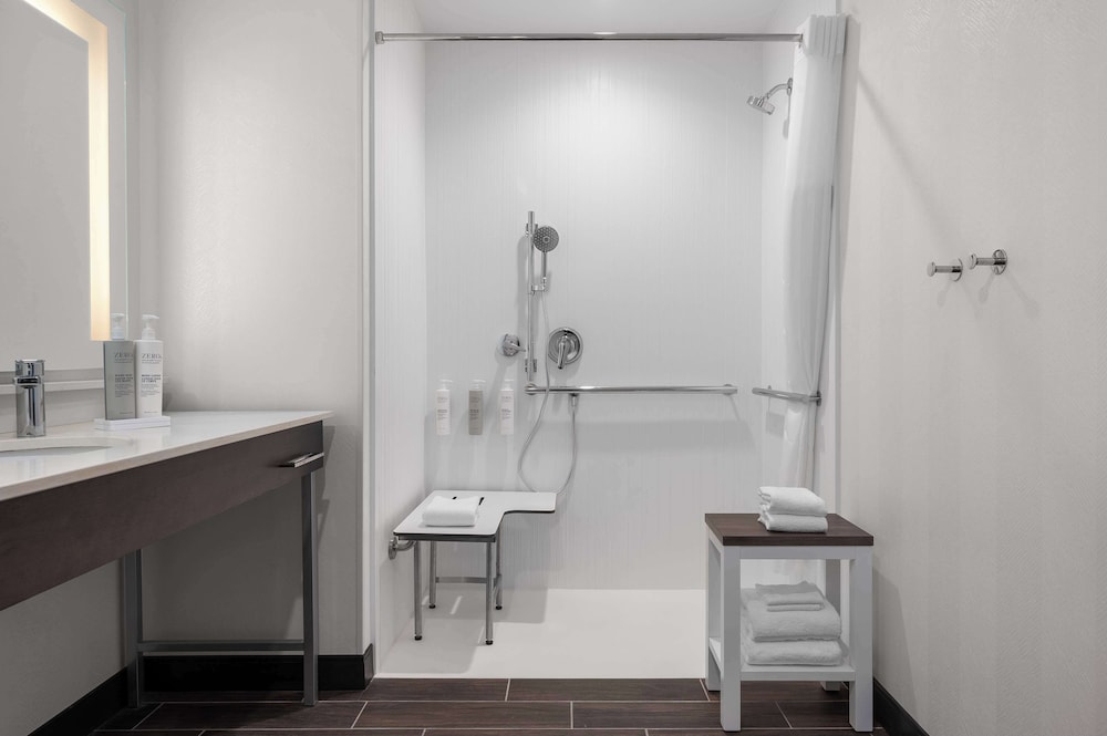 Hampton Inn & Suites by Hilton Pittsboro - photo 11