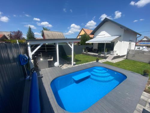 Nemes Apartmanház Tóalmás — 4-Star Luxury Hotel in Toalmas, Hungary