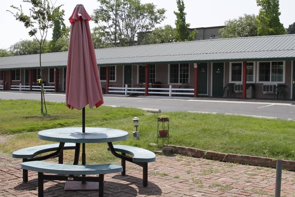 Jumping Frog Motel - photo 32