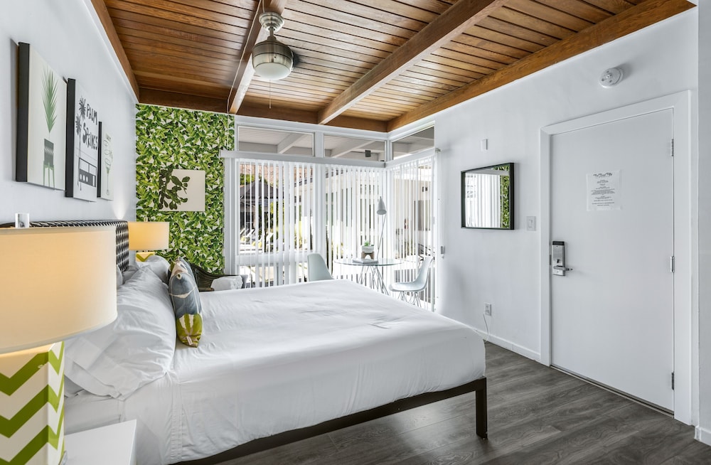 The Three Fifty Hotel - photo 6