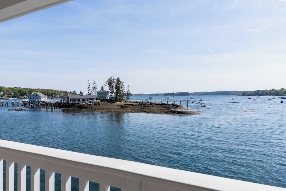 Tugboat Inn - photo 100