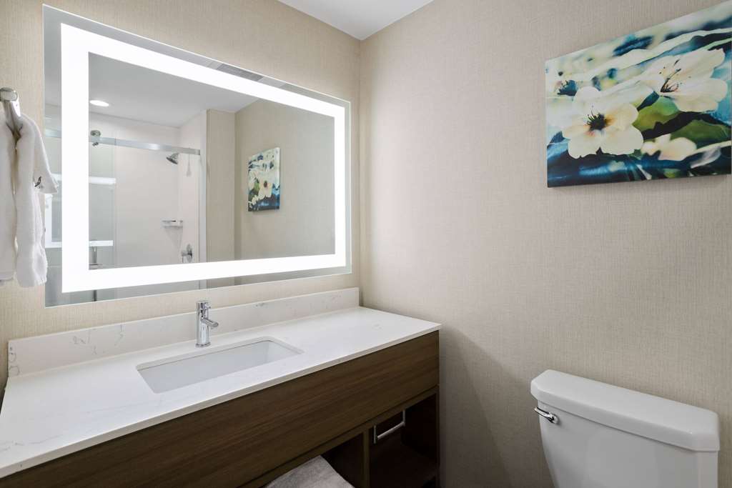 La Quinta Inn & Suites by Wyndham Locust Grove - photo 17