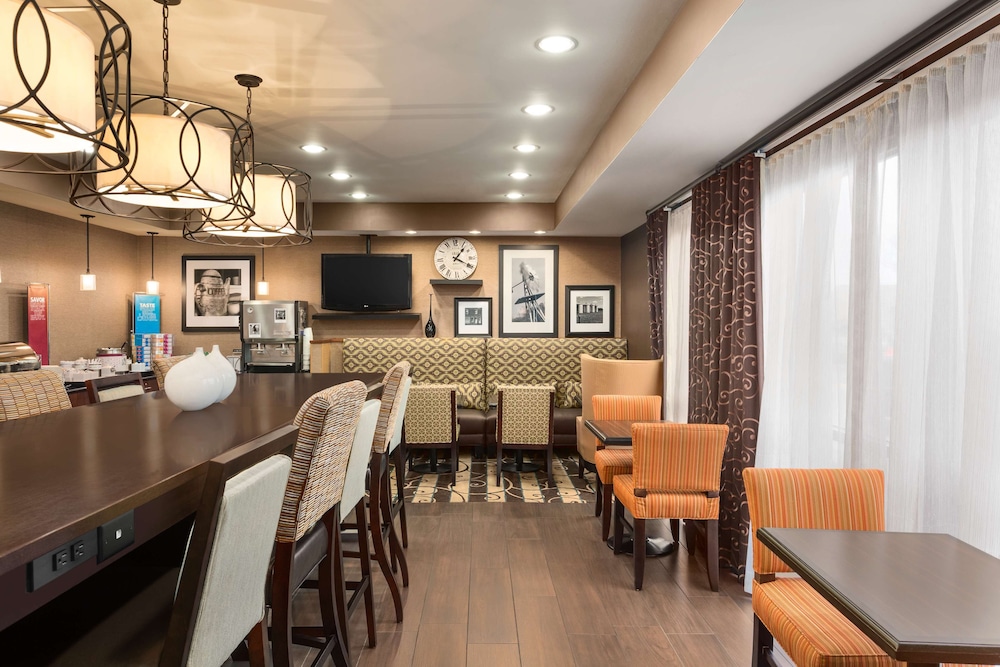 Hampton Inn Wichita East - photo 3