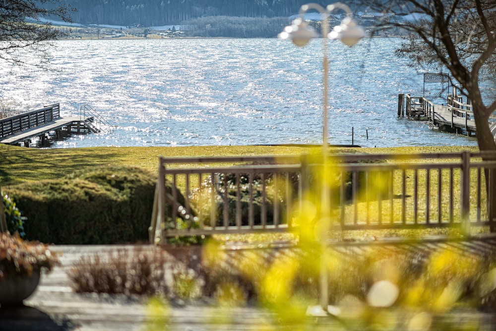 Seehotel Urban — 4-Star Luxury Hotel in Steindorf Am Ossiacher See, Austria