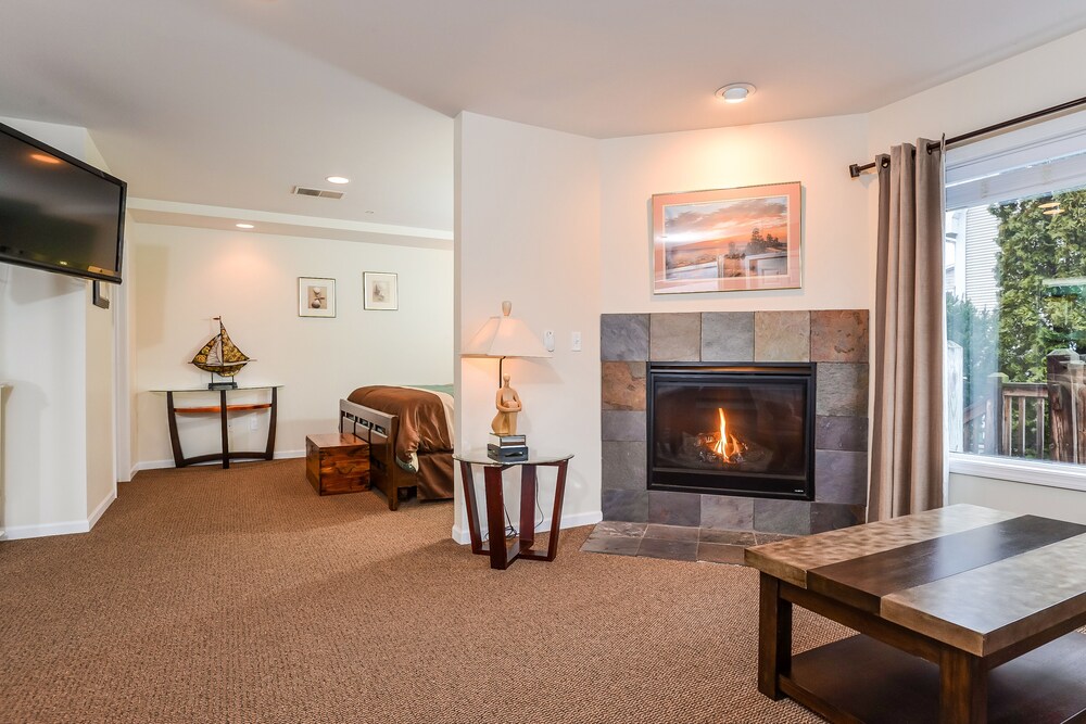 Old Harbor Inn - photo 81