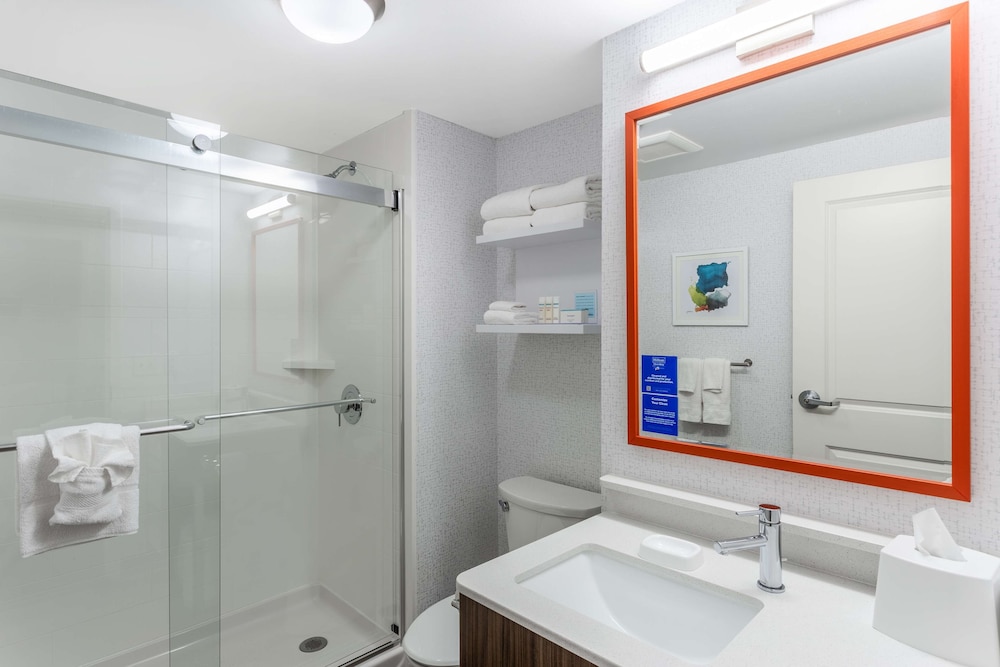 Hampton Inn Sioux Falls - photo 28