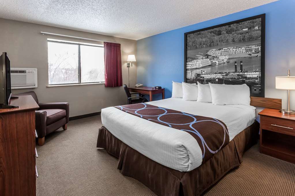 Super 8 by Wyndham Dubuque - photo 7
