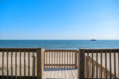Front Row by Oak Island Accommodations - photo 41