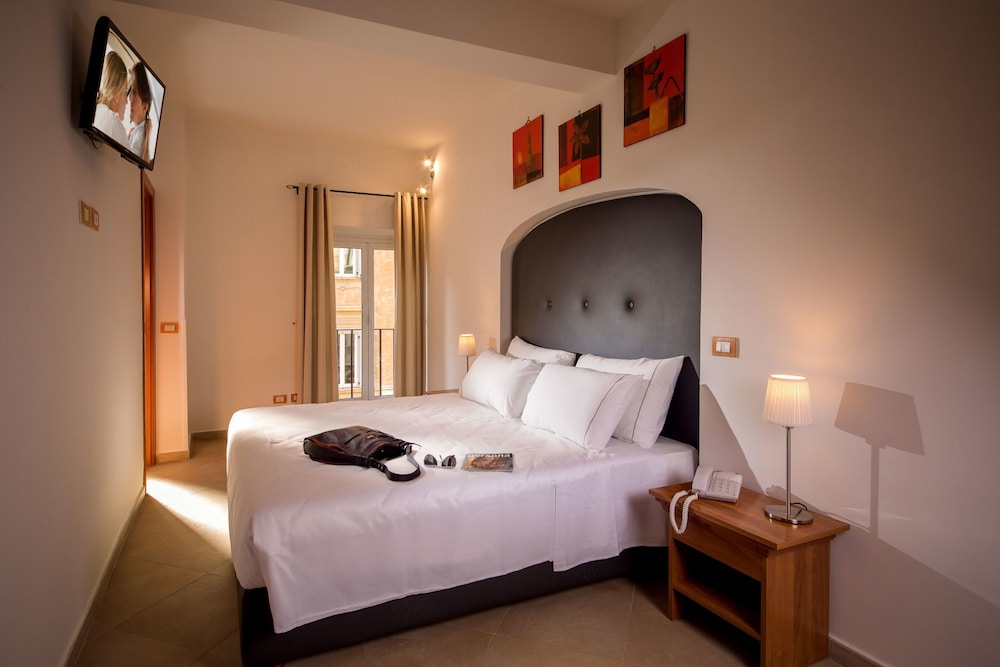 Suite Artis Barberini — 4-Star Luxury Hotel in Rome, Italy