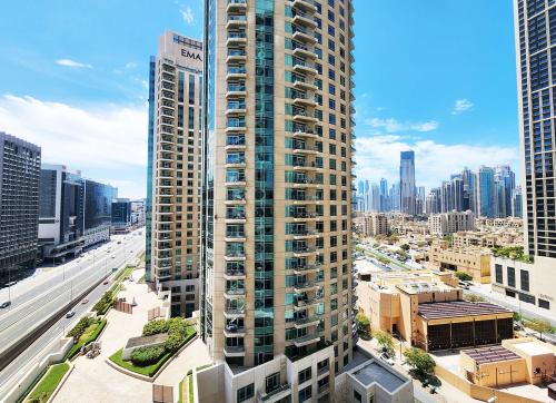 RH Contemporary Living Studio Near Burj Khalifa — 4-Star Luxury Hotel in Dubai, United Arab Emirates