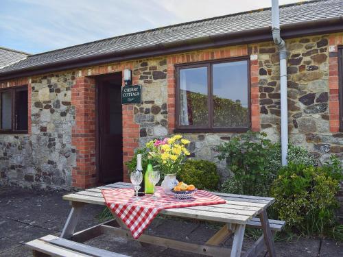 Cherry 28556 - carbon neutral hotel in Brighstone