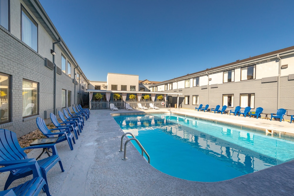 Days Inn & Suites by Wyndham Branson - photo 3