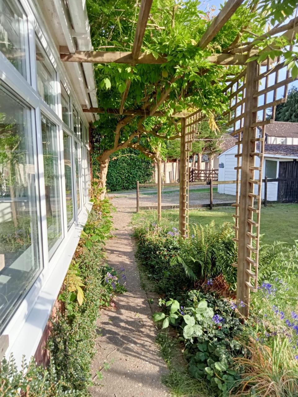 Kara Mia in Boston, United Kingdom