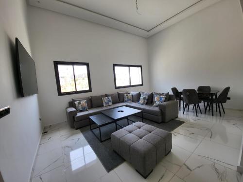 Appartement moderne et spacieux — 4-Star Luxury Hotel in Tangier, Morocco