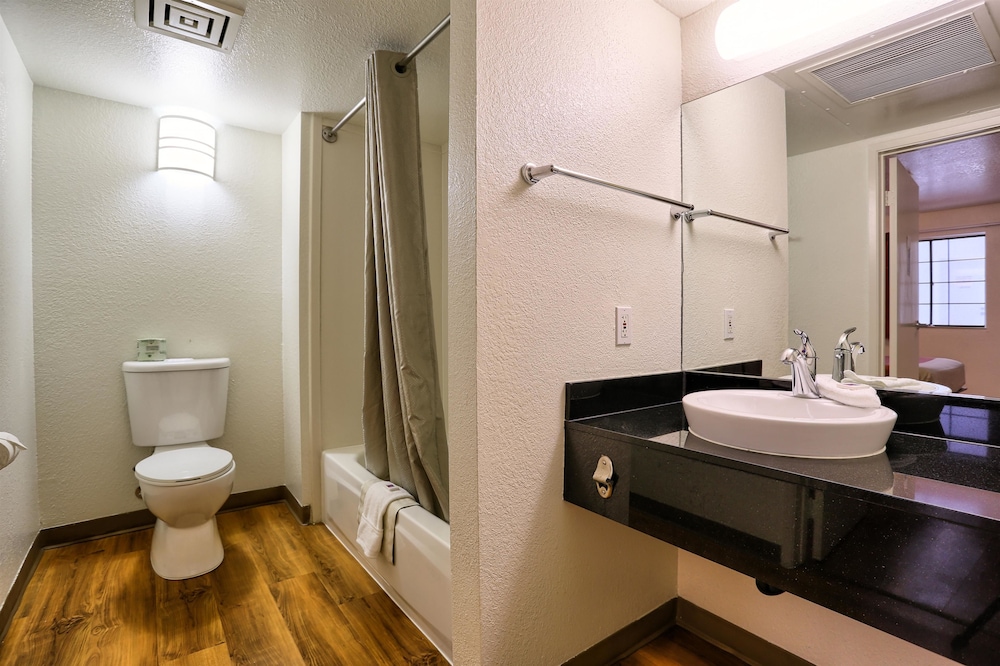 Super 8 by Wyndham Petaluma - photo 31