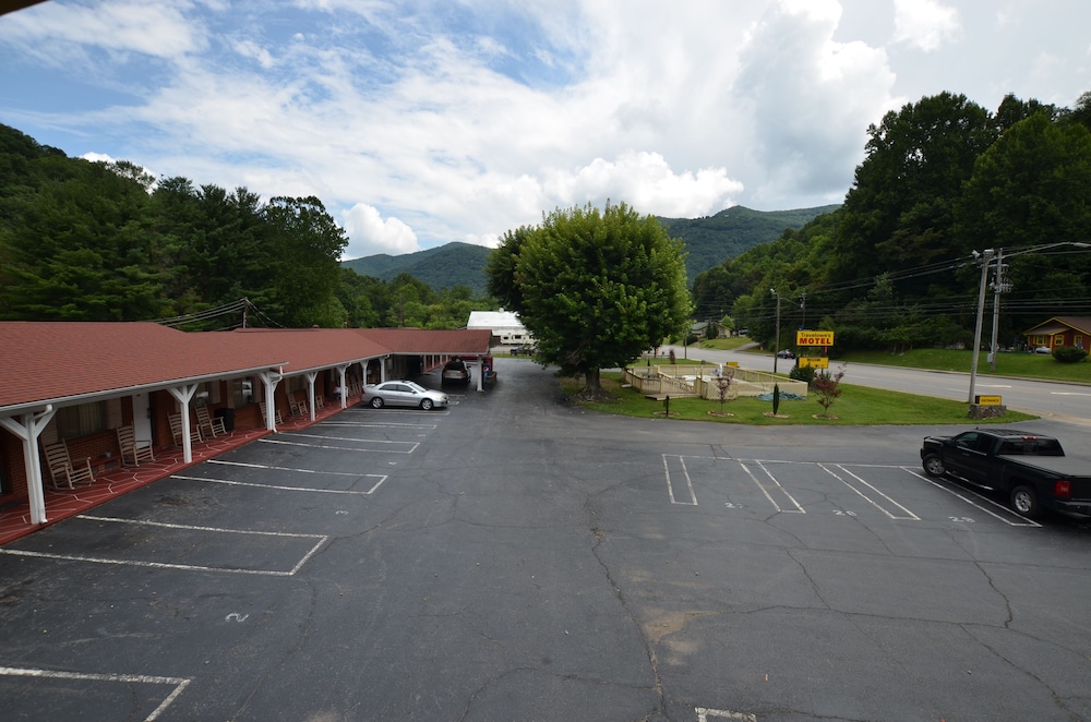 Travelowe's Motel - photo 50